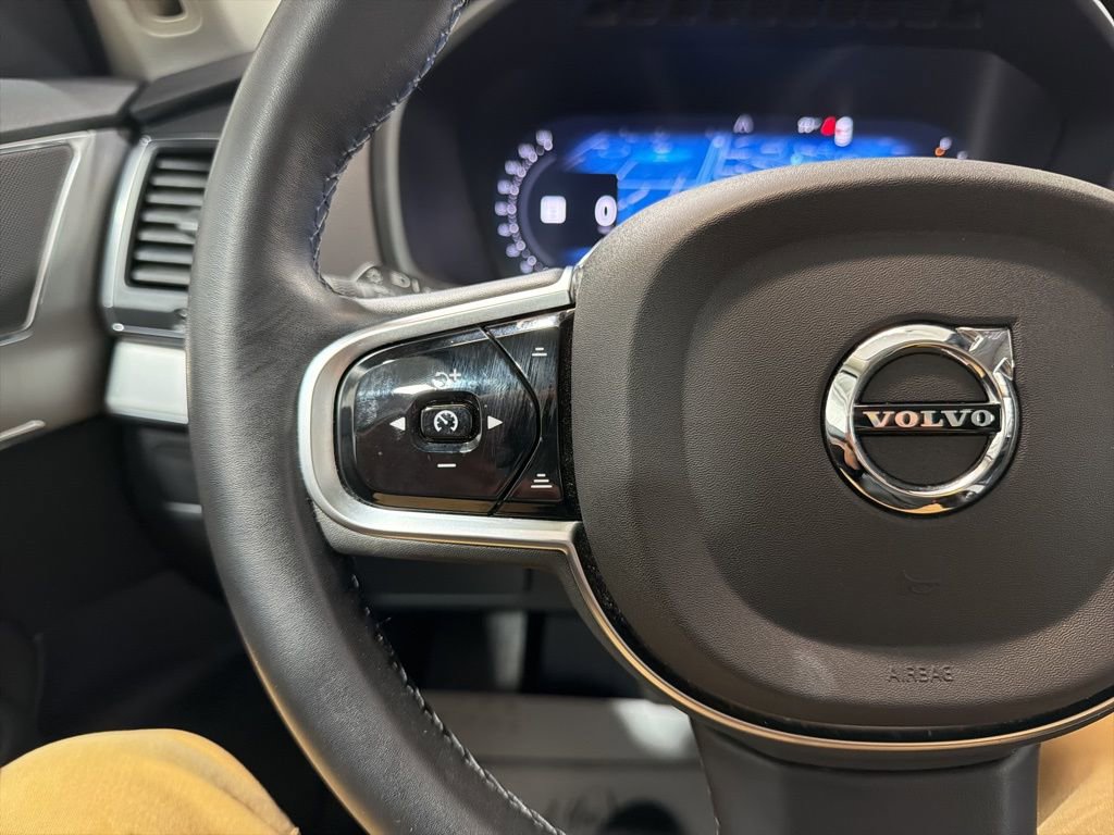 Used 2025 Volvo XC90 B5 Core AWD/4WD image 28