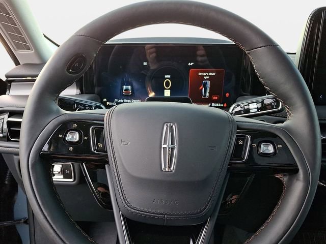 New 2026 Lincoln Aviator AWD w/ Jet Appearance Package image 17