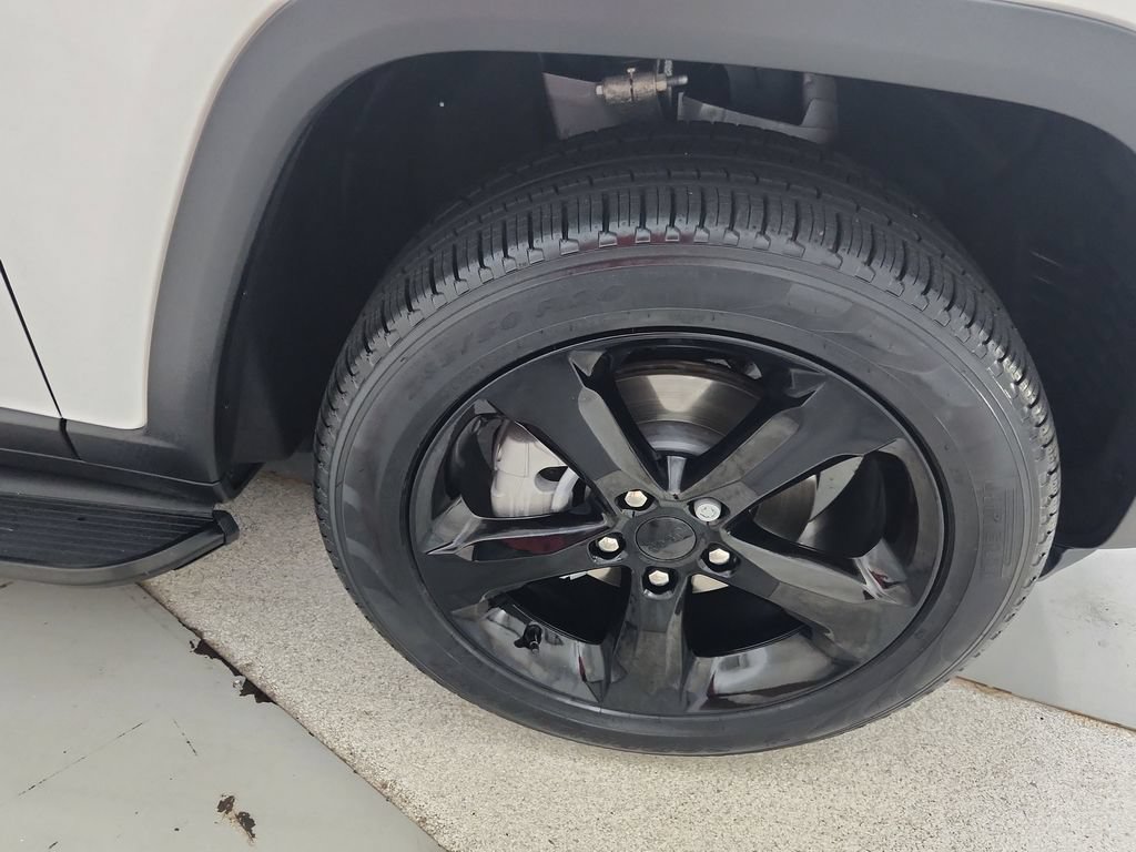 Certified 2025 Jeep Grand Cherokee Limited w/ Black Appearance Package AWD/4WD image 37