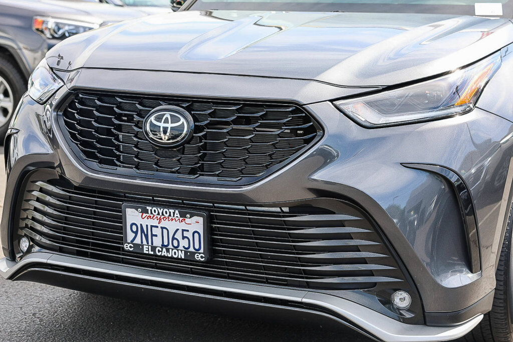 Certified 2024 Toyota Highlander XSE FWD image 22