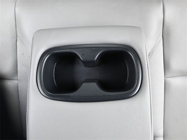 Used 2025 Toyota Camry SE w/ Convenience Package image 13