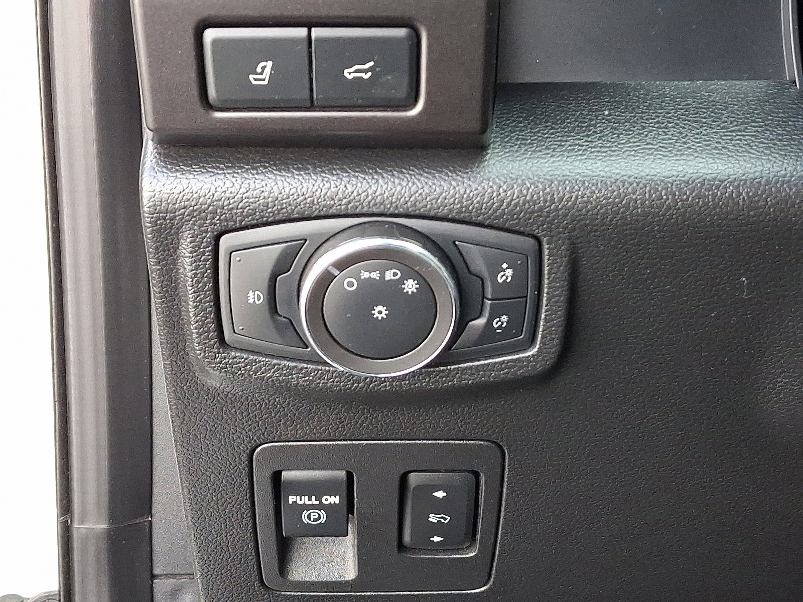 Used 2021 Ford Expedition Limited image 26