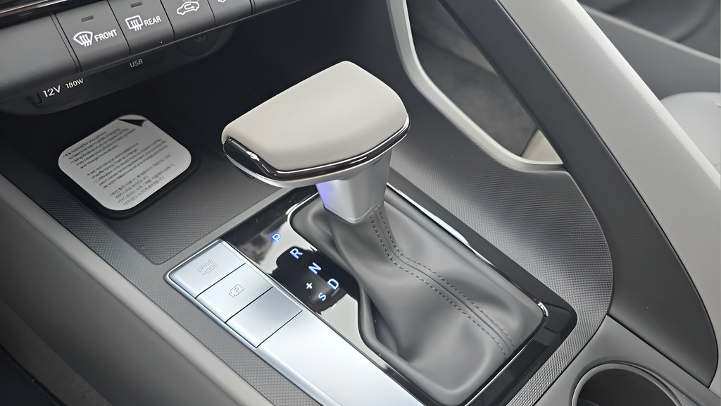 Certified 2026 Hyundai Elantra Sport FWD image 14