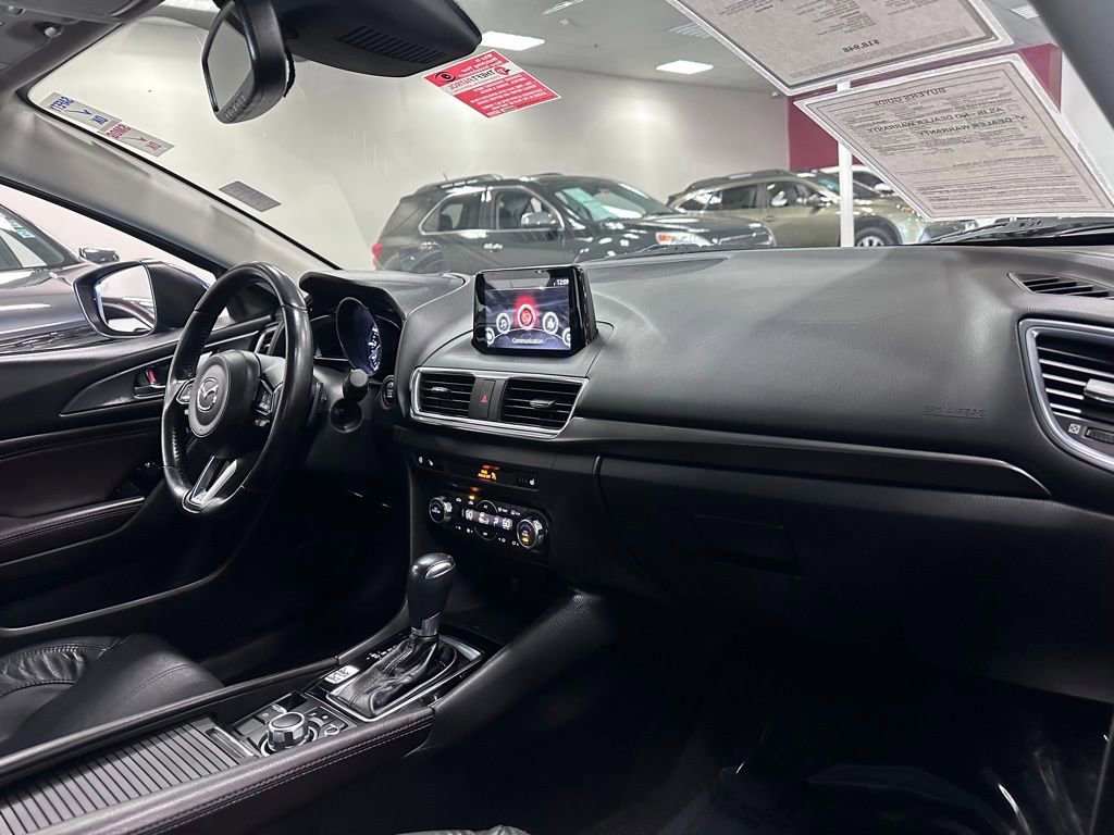Used 2018 MAZDA MAZDA3 Grand Touring w/ Premium Equipment Package image 33