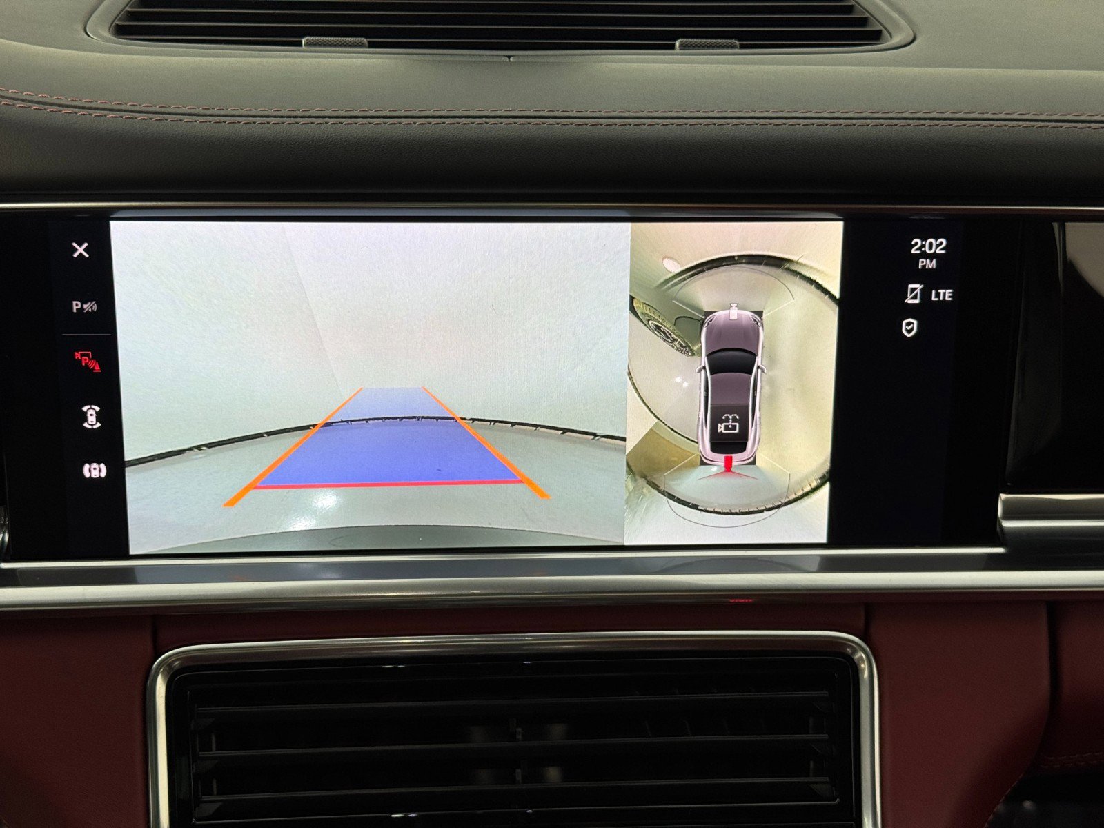 Used 2022 Porsche Panamera 4 w/ Premium Package AWD/4WD image 32