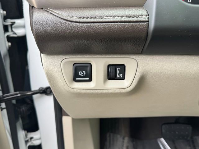 Used 2018 GMC Acadia Denali image 16