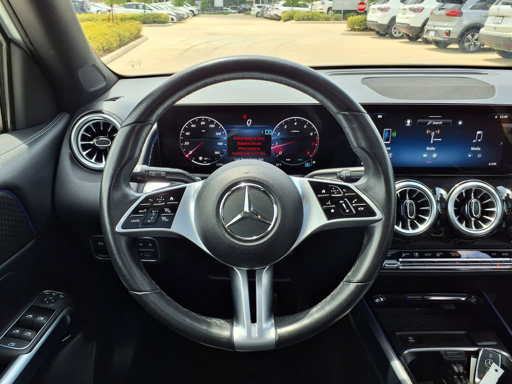 Used 2025 Mercedes-Benz GLB 250 4MATIC image 26