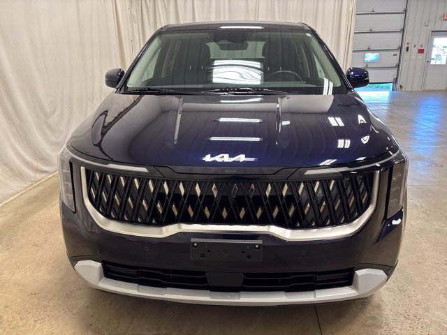 Used 2026 Kia Carnival FWD image 8