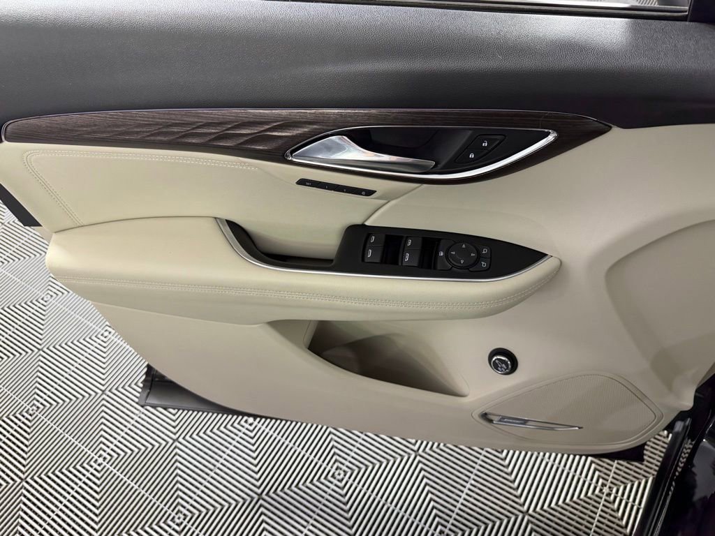 Used 2023 Buick Envision Avenir AWD/4WD image 33