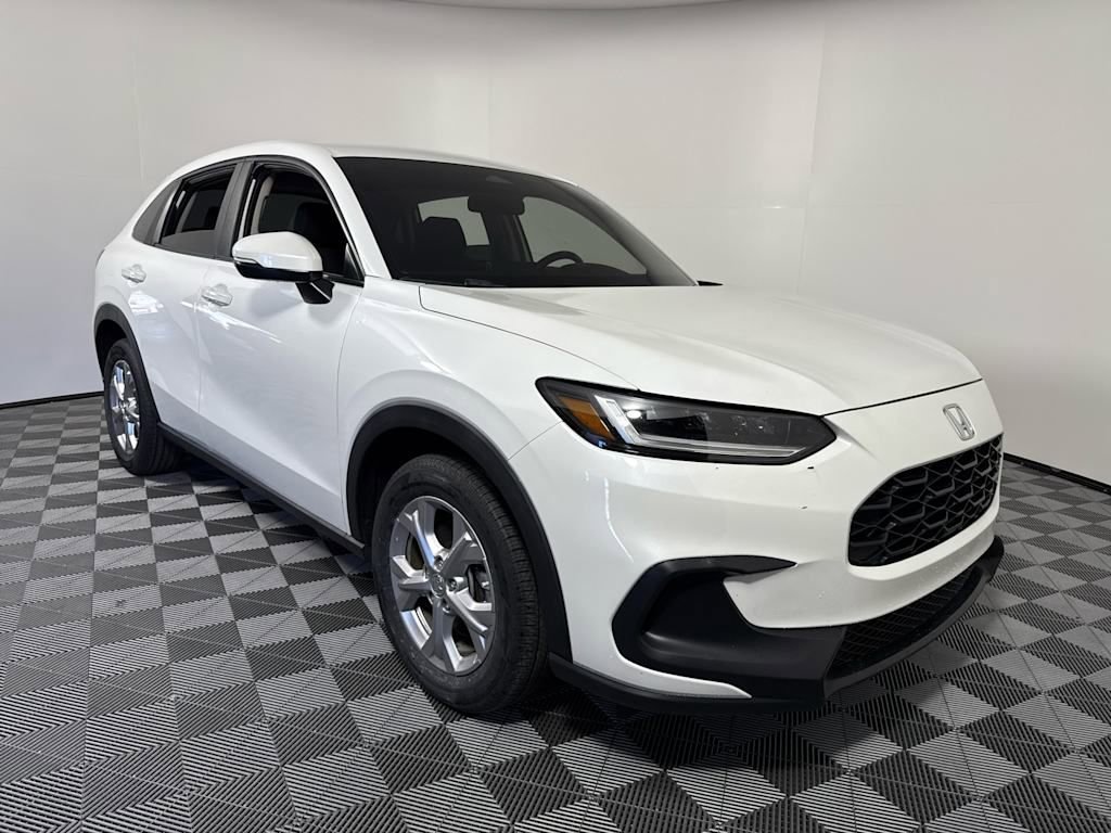 Used 2023 Honda HR-V LX image 9