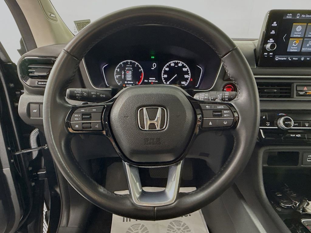 Certified 2023 Honda Pilot Touring image 9