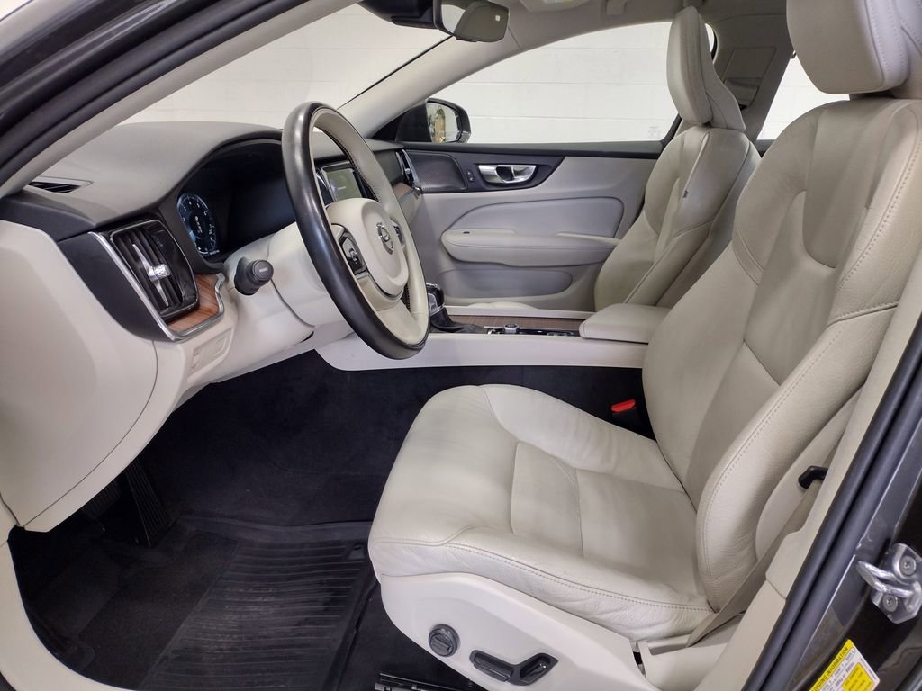 Used 2021 Volvo S60 T6 Momentum w/ Advanced Package AWD/4WD image 25