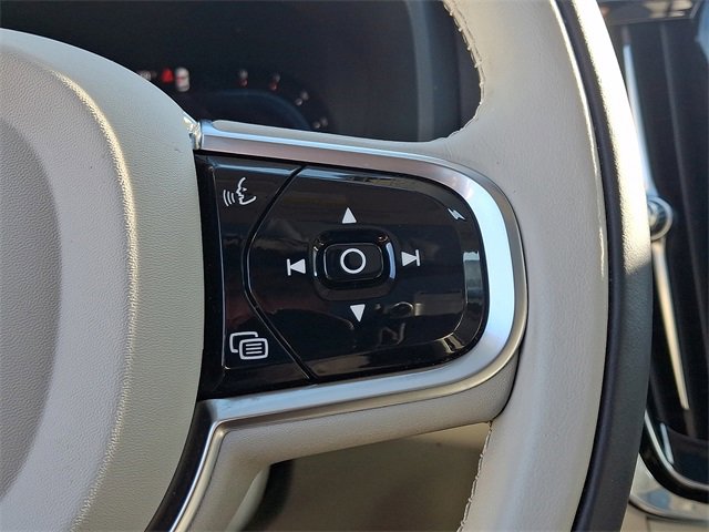 Used 2023 Volvo S90 B6 Plus image 21