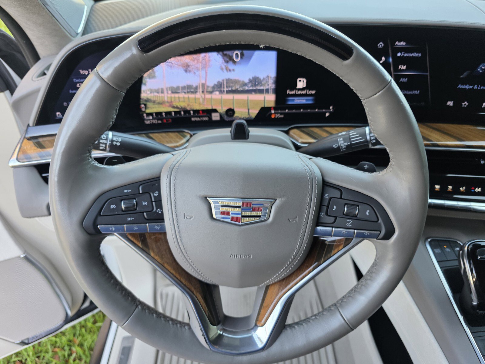 Used 2022 Cadillac Escalade Sport Platinum RWD image 19