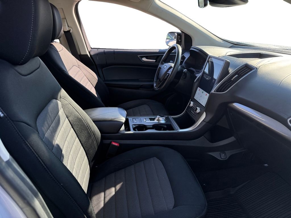 Certified 2024 Ford Edge SE w/ Black Appearance Package image 20