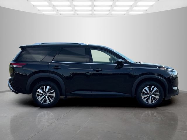 Used 2025 Nissan Pathfinder SL AWD/4WD image 8