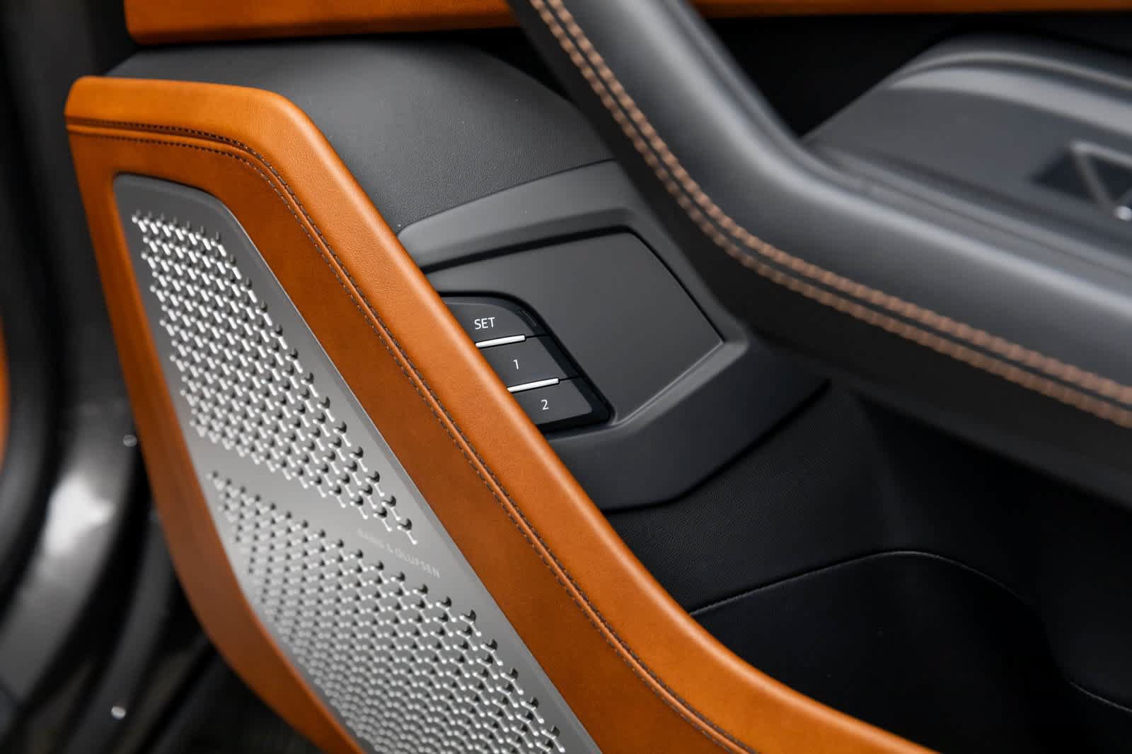 Used 2022 Lamborghini Urus AWD/4WD image 58