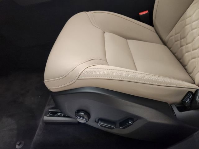 New 2026 Volvo XC90 B6 Plus w/ Protection Package Premier AWD/4WD image 25