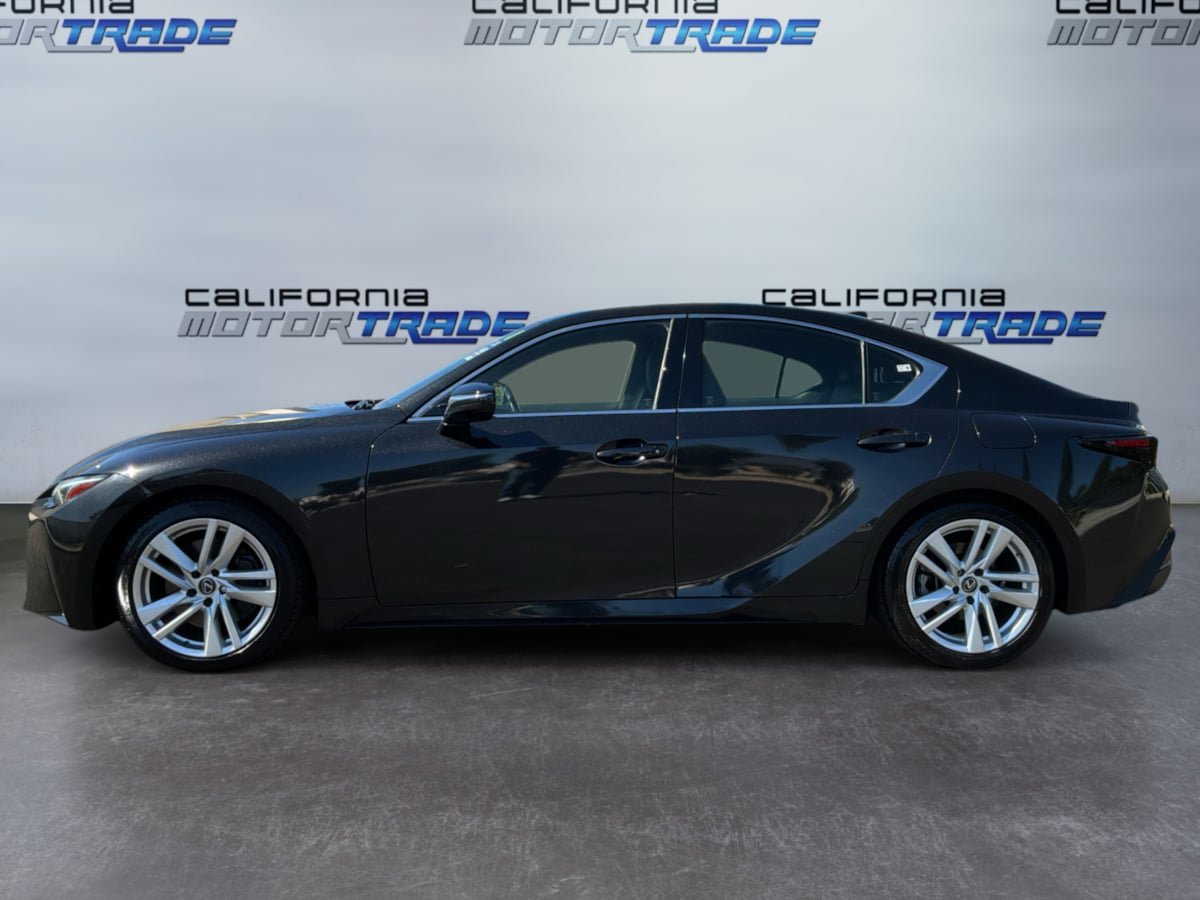 Used 2021 Lexus IS 300 w/ Comfort Package RWD image 8