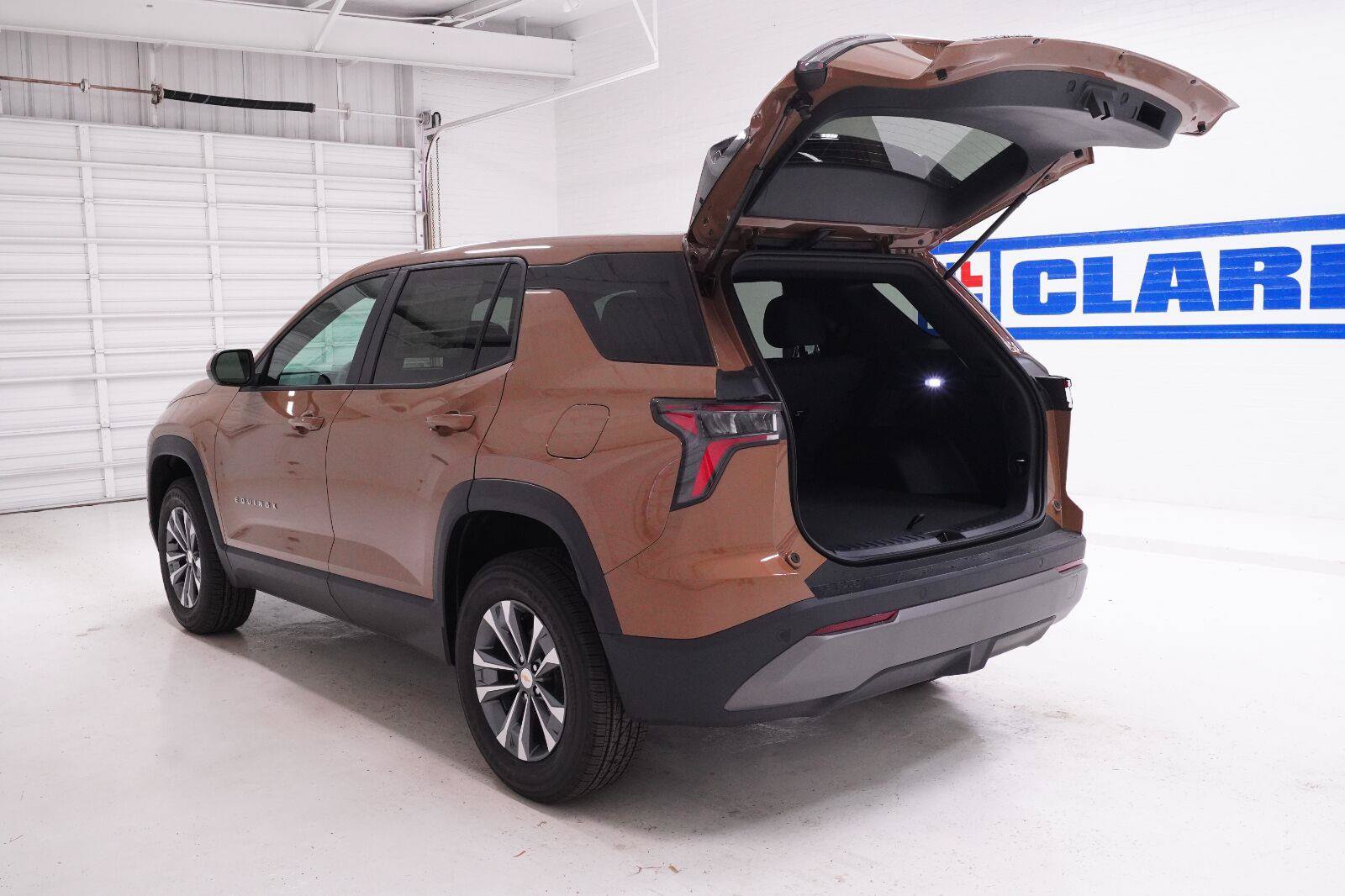 New 2027 Chevrolet Equinox LT FWD image 32