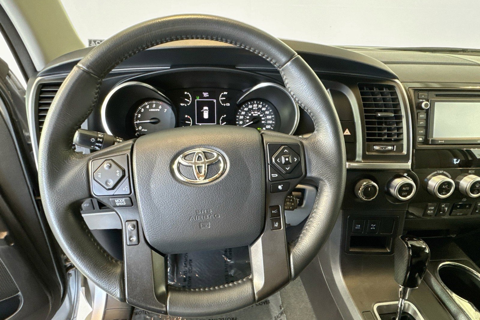 Used 2019 Toyota Sequoia Limited w/ Safety & Convenience Package AWD/4WD image 11
