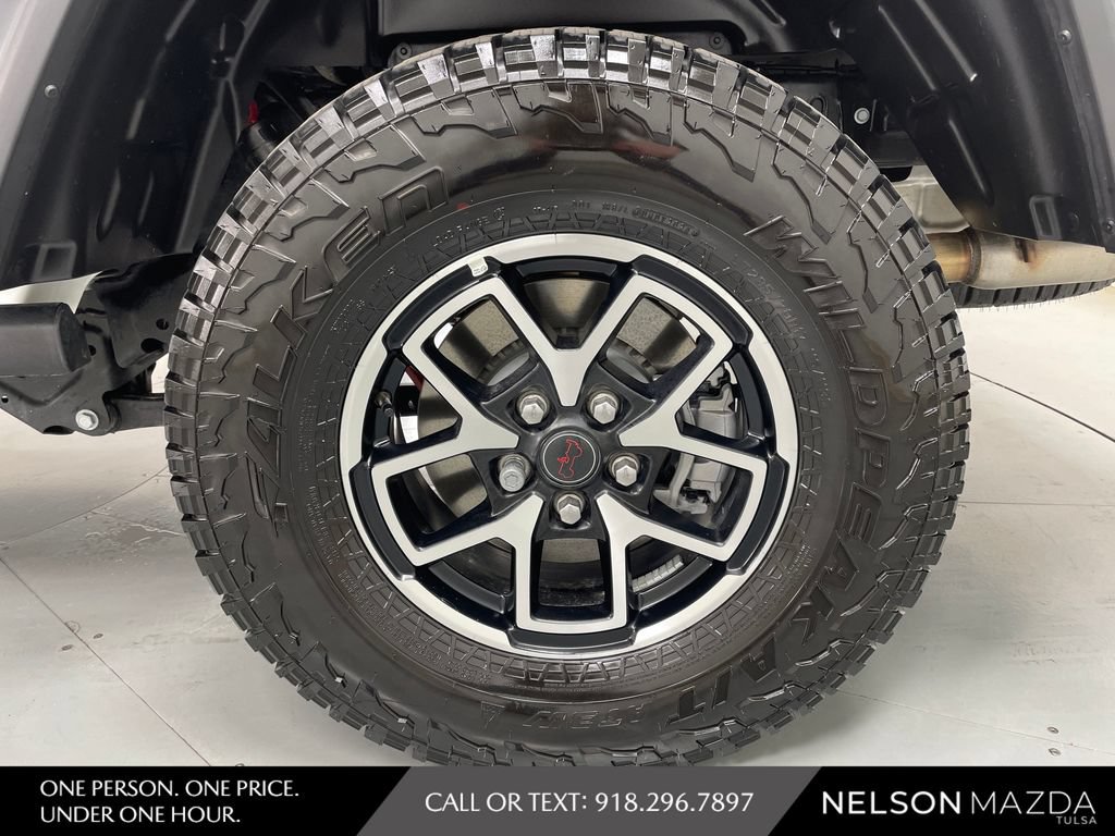 Used 2025 Jeep Gladiator Rubicon AWD/4WD image 12