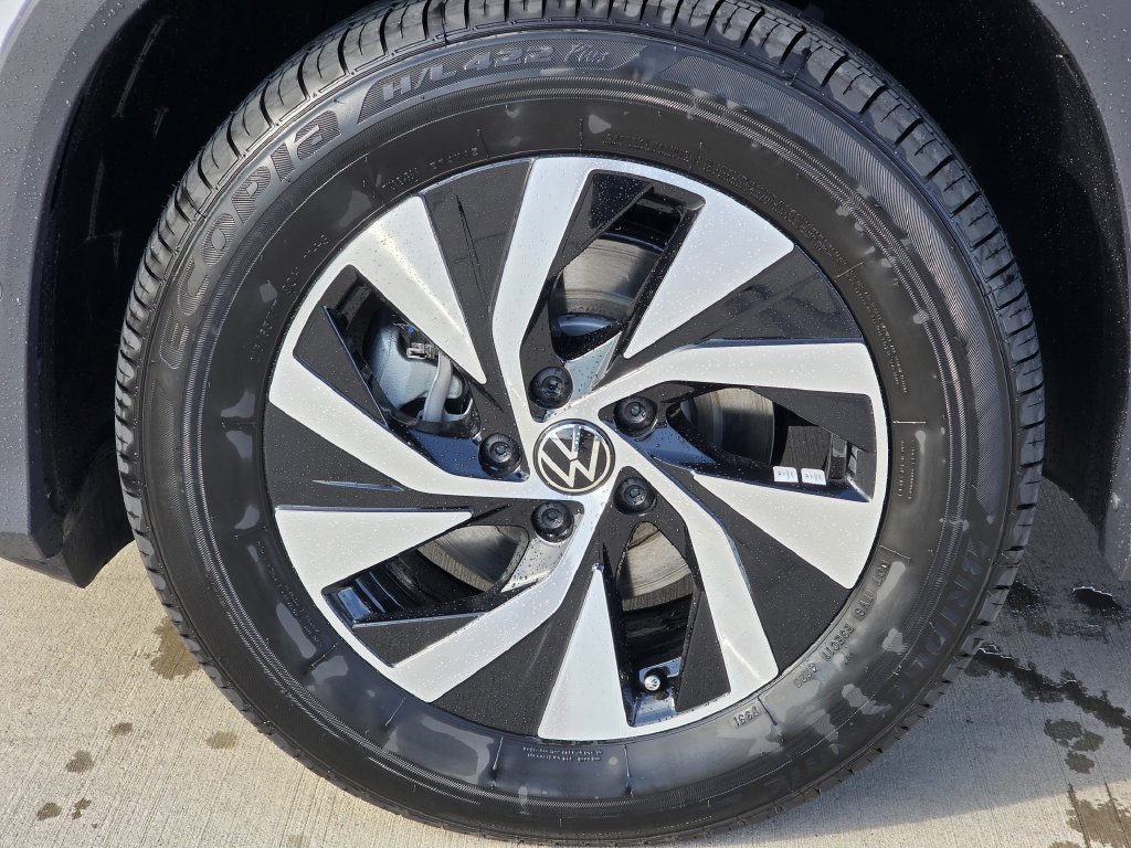 New 2026 Volkswagen Tiguan S FWD image 9