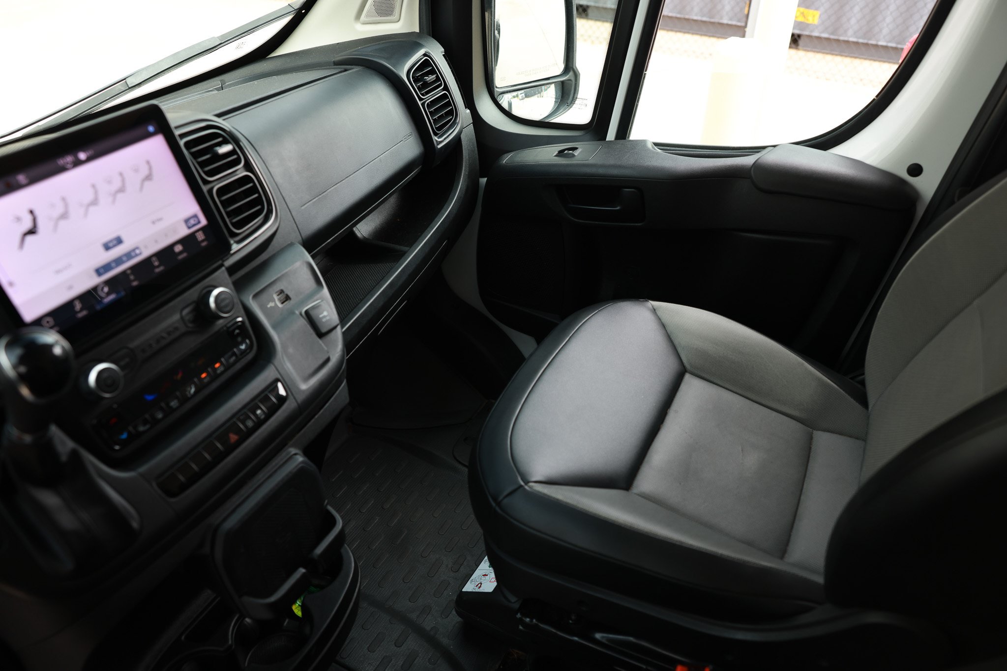 Used 2023 RAM ProMaster 3500 w/ Premium Convenience Group FWD image 20