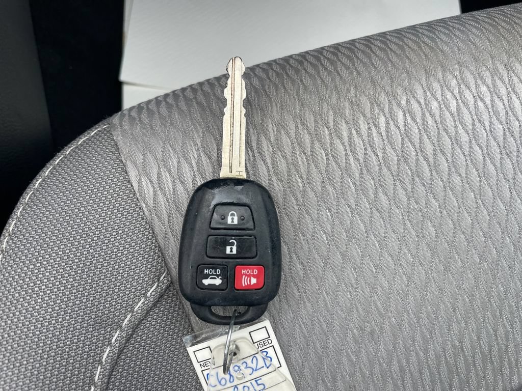 Used 2015 Toyota Corolla LE FWD image 26