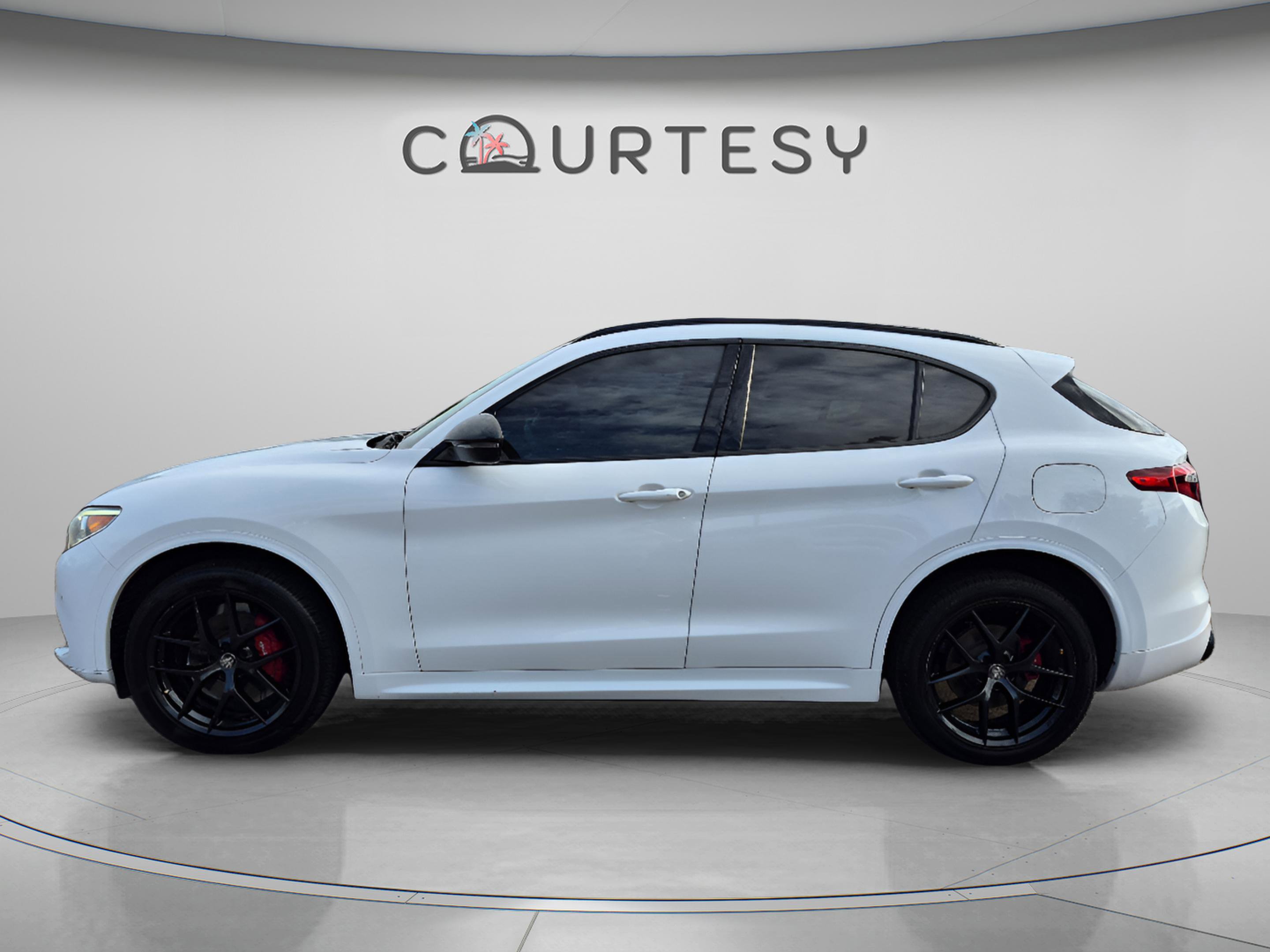 Used 2020 Alfa Romeo Stelvio Ti w/ Nero Edizione AWD/4WD image 2
