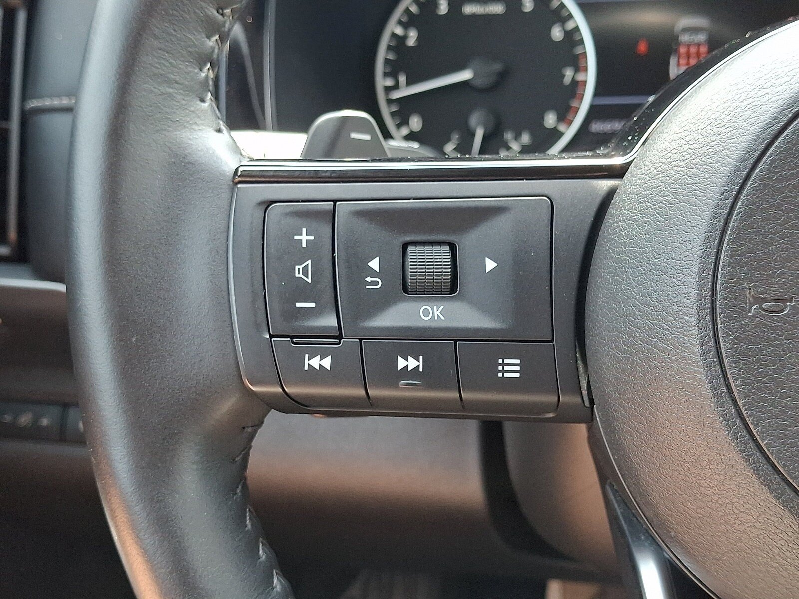 Certified 2023 Nissan Pathfinder SL AWD/4WD image 24