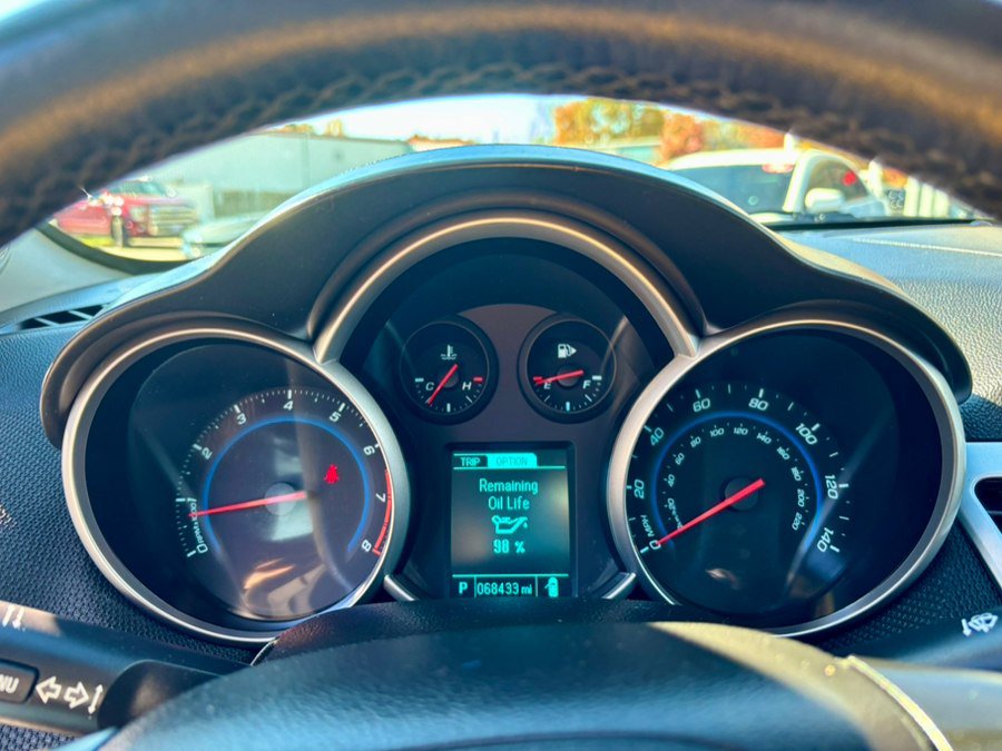 Used 2014 Chevrolet Cruze LT w/ Technology Package FWD image 21