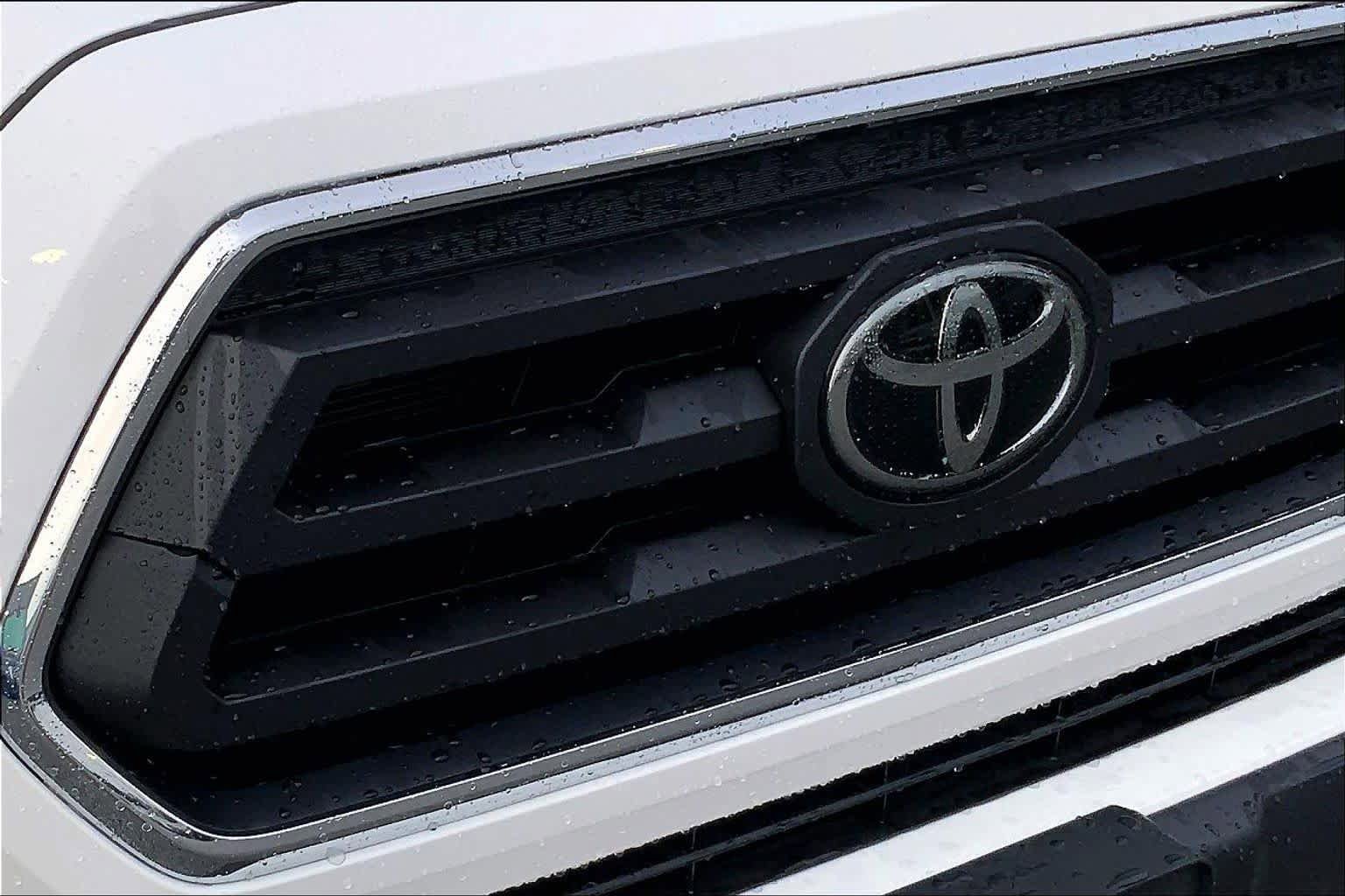 Used 2023 Toyota Tacoma SR5 w/ Technology Package RWD image 29