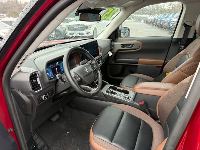 Used 2025 Ford Bronco Sport Outer Banks w/ Outer Banks Tech Package+ AWD/4WD image 3