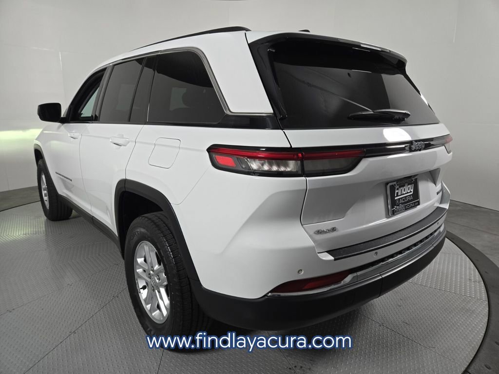 Used 2023 Jeep Grand Cherokee Laredo AWD/4WD image 4