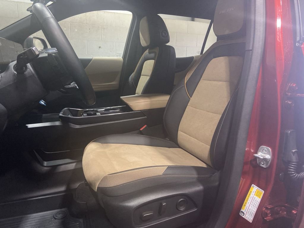 Used 2025 Chevrolet Equinox ACTIV w/ Safety and Technology Package image 19