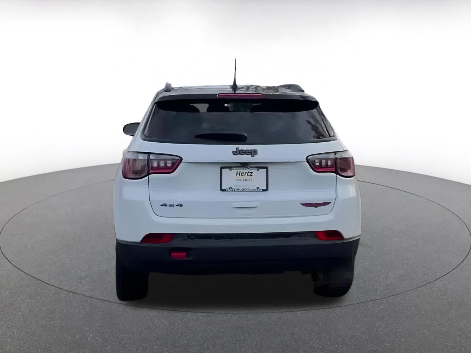 Used 2025 Jeep Compass Trailhawk image 12