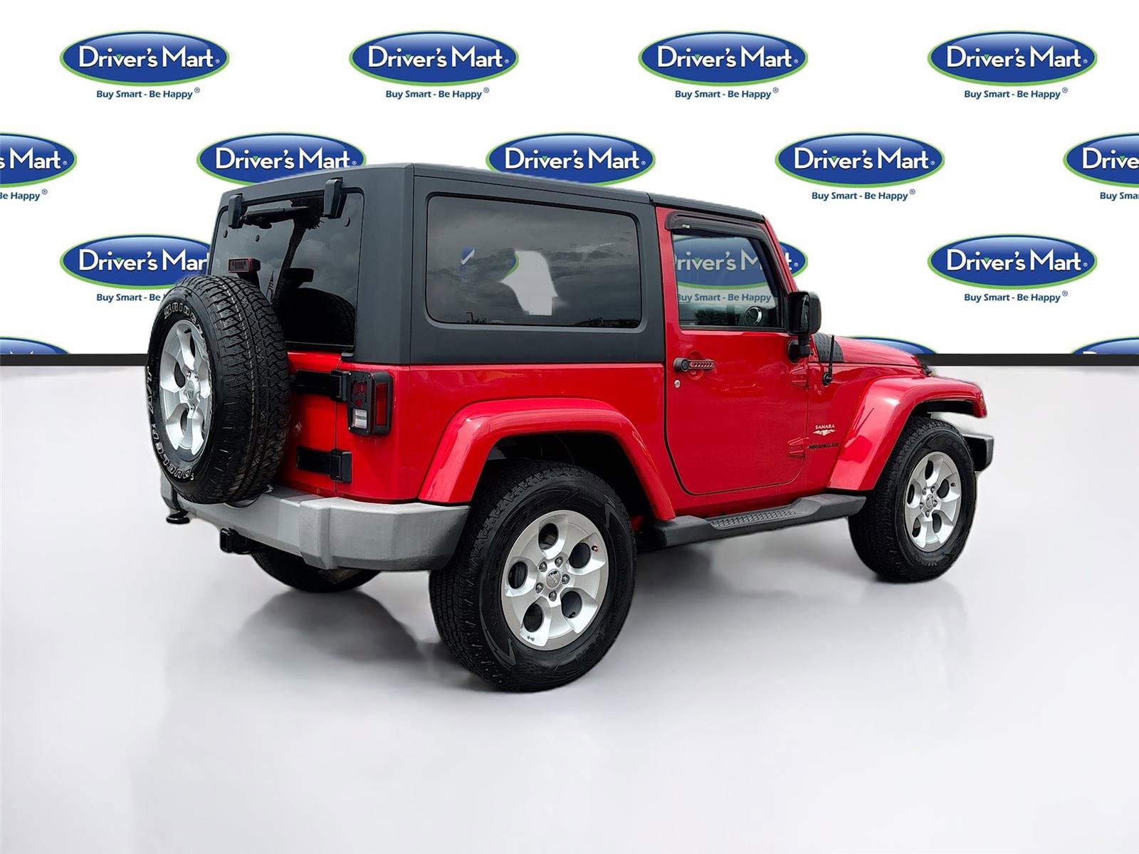 Used 2015 Jeep Wrangler Sahara w/ Connectivity Group AWD/4WD image 7