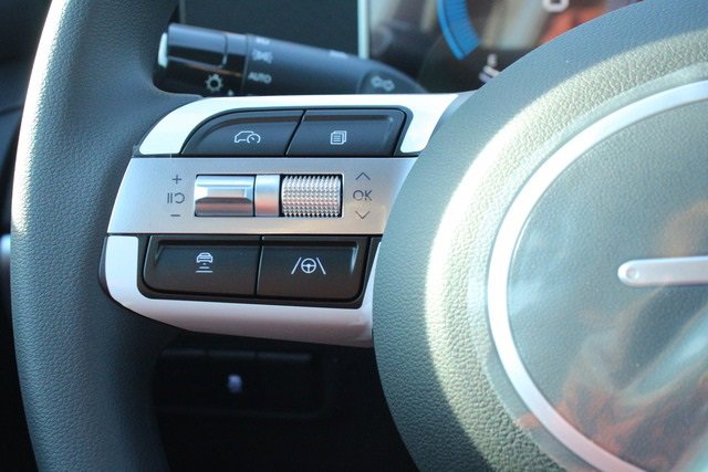 Used 2025 Hyundai Tucson SE image 27