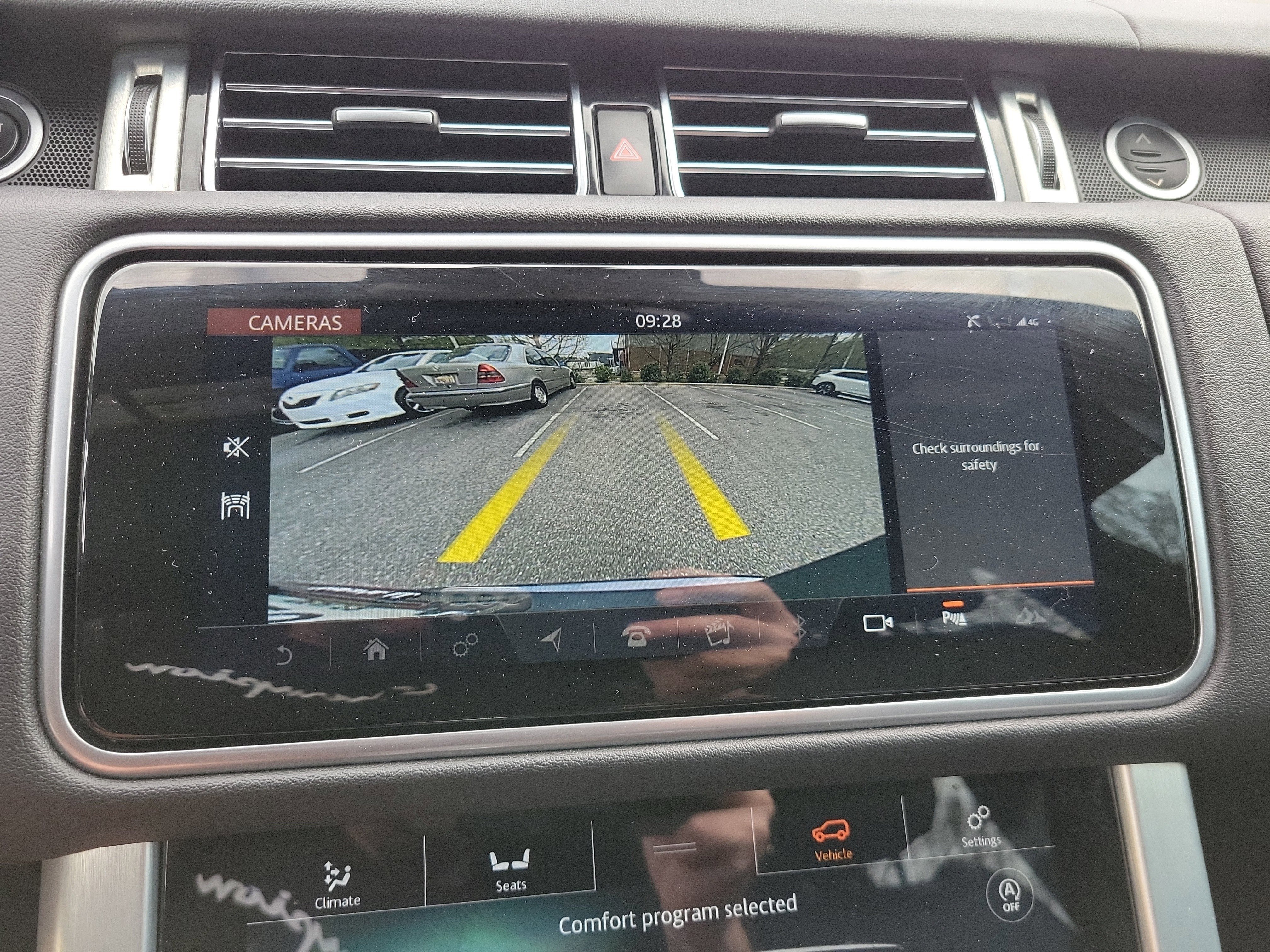 Used 2021 Land Rover Range Rover AWD/4WD image 16