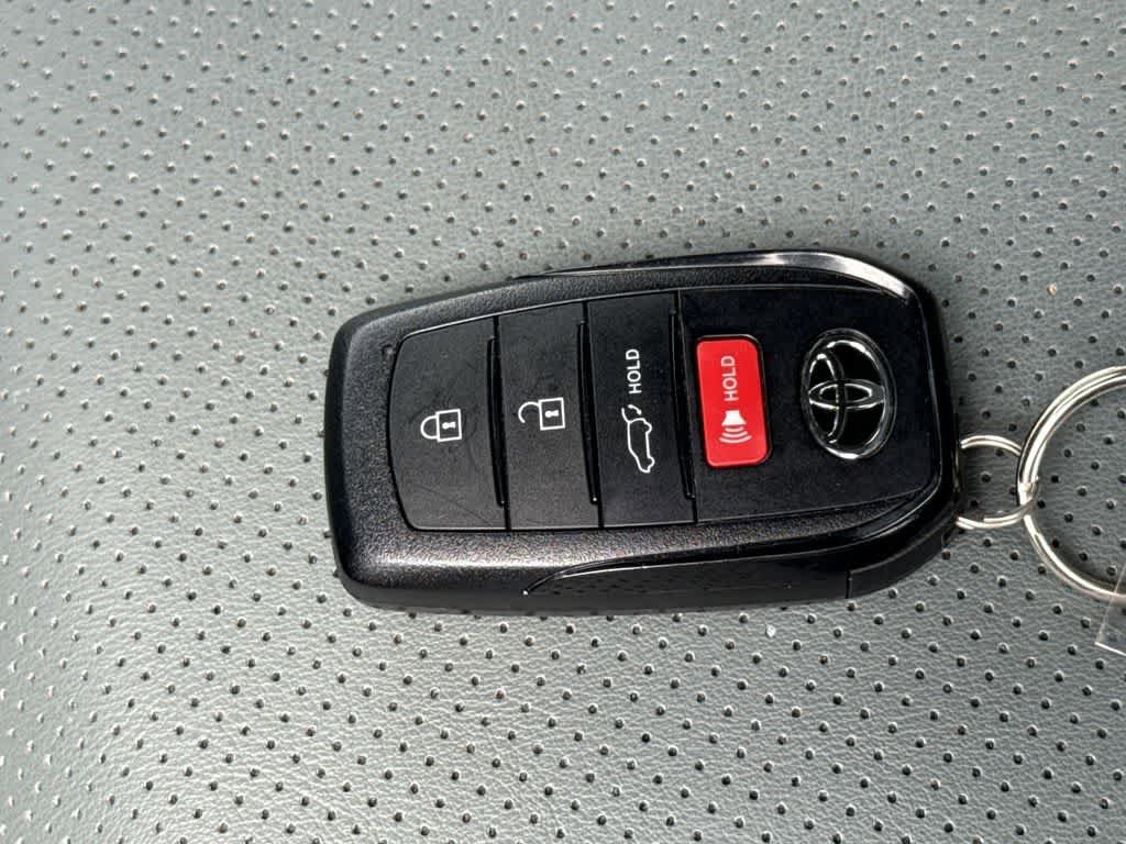 Used 2025 Toyota 4Runner Trailhunter AWD/4WD image 28