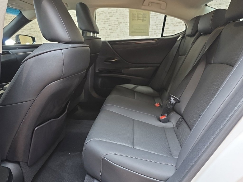 Used 2023 Lexus ES 350 w/ Accessory Package (Z1) image 14