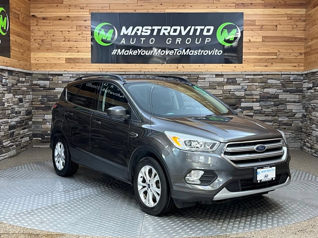 Used 2017 Ford Escape SE w/ SE Leather Comfort Package AWD/4WD image 2