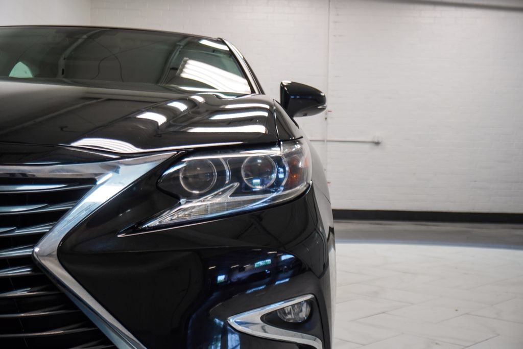 Used 2018 Lexus ES 350 w/ Luxury Package w/Wood Trim FWD image 15