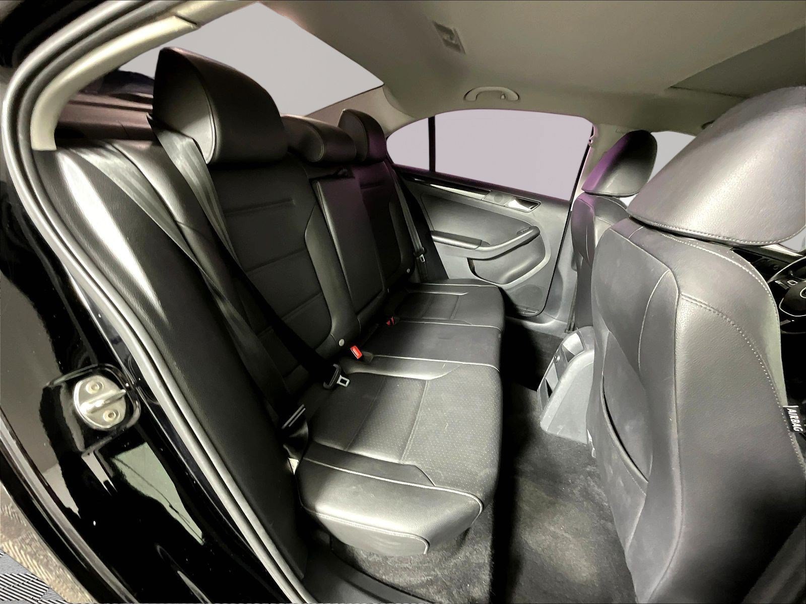 Used 2017 Volkswagen Jetta SEL FWD image 25