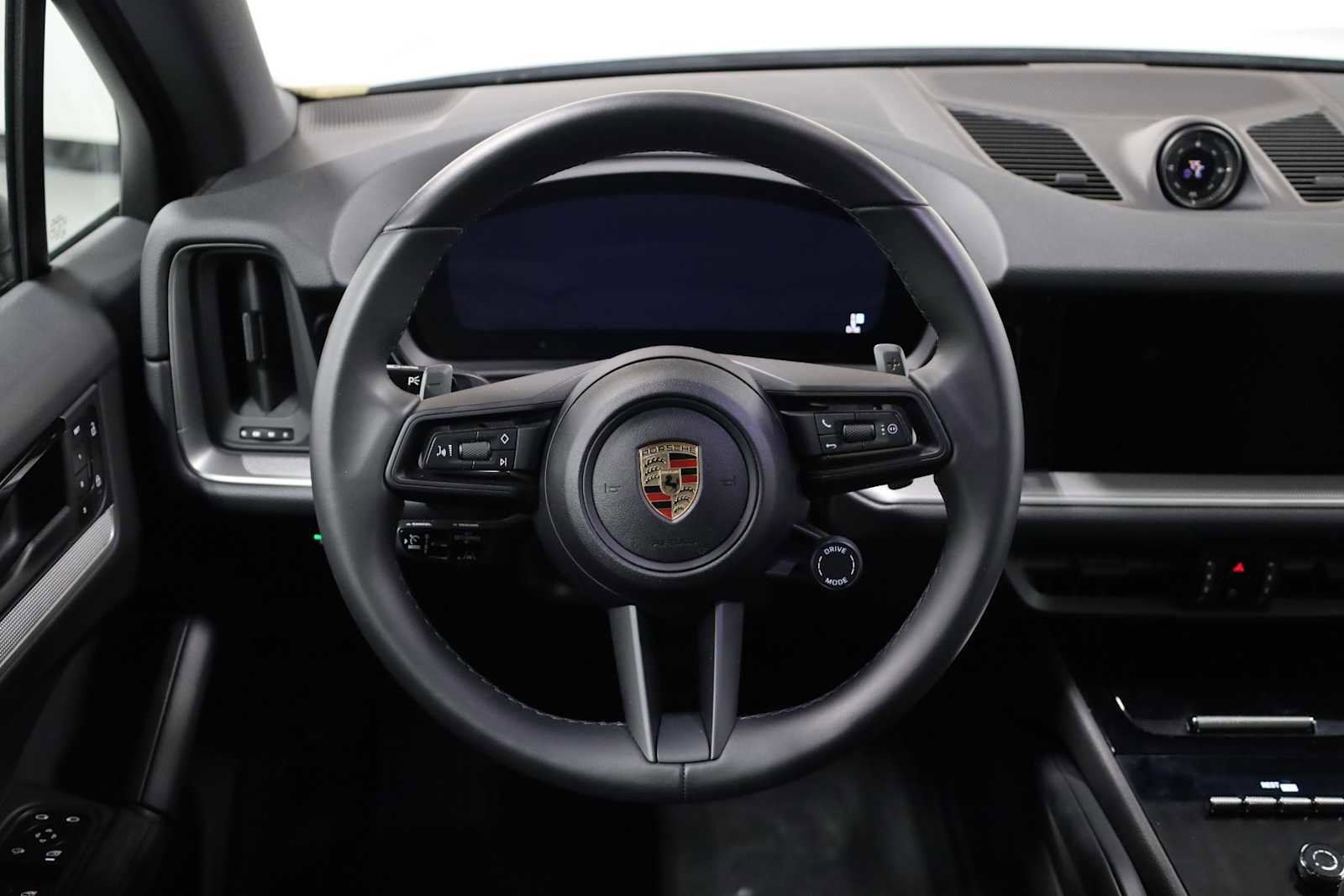 Certified 2024 Porsche Cayenne image 24