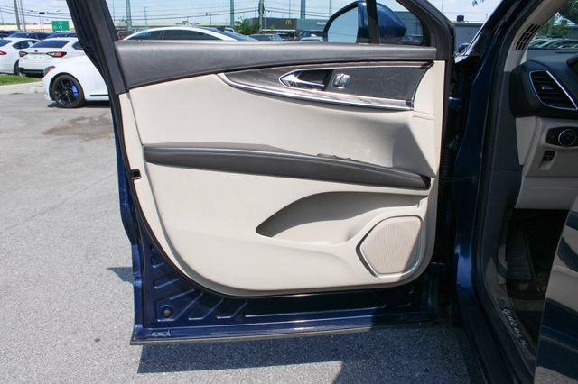 Used 2017 Lincoln MKX Reserve w/ Lincoln MKX Climate Package AWD/4WD image 10