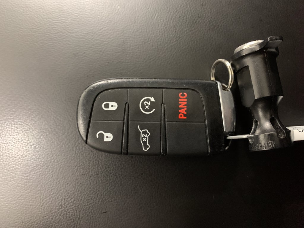 Used 2020 Jeep Grand Cherokee Limited AWD/4WD image 33