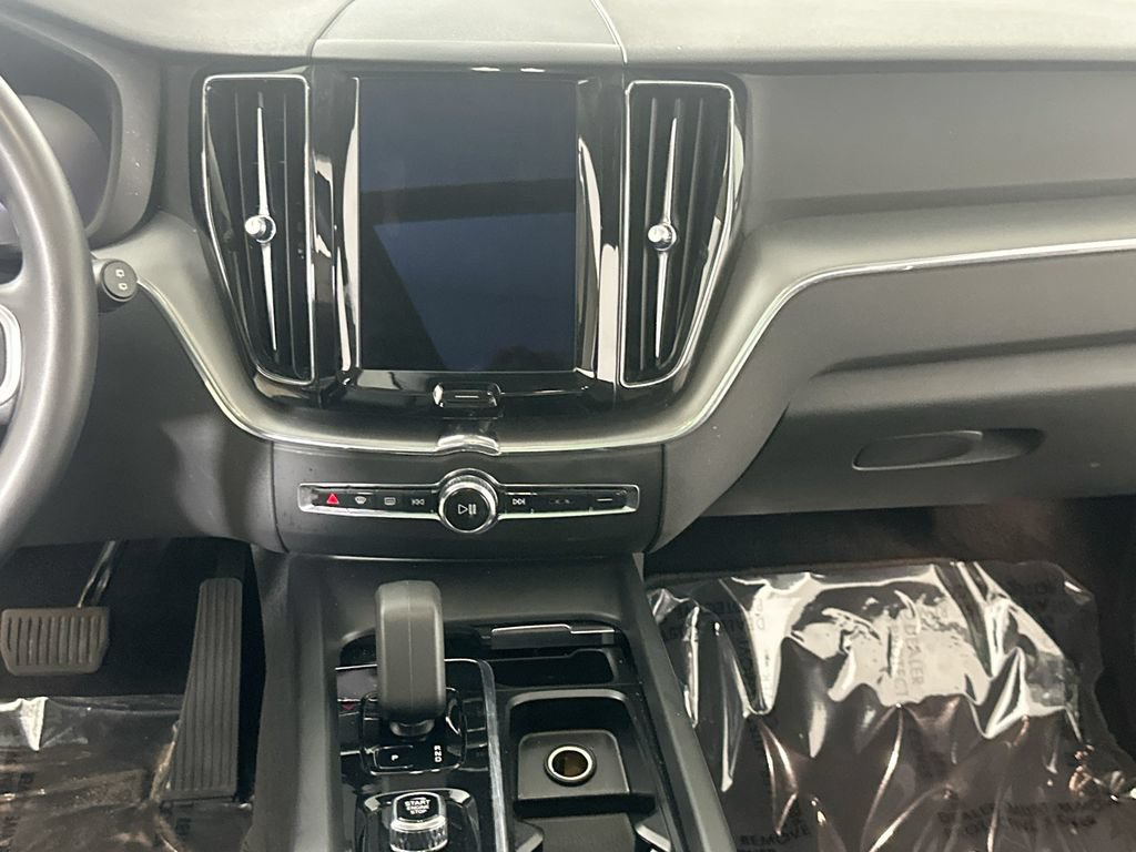Used 2023 Volvo XC60 B5 Core AWD/4WD image 18