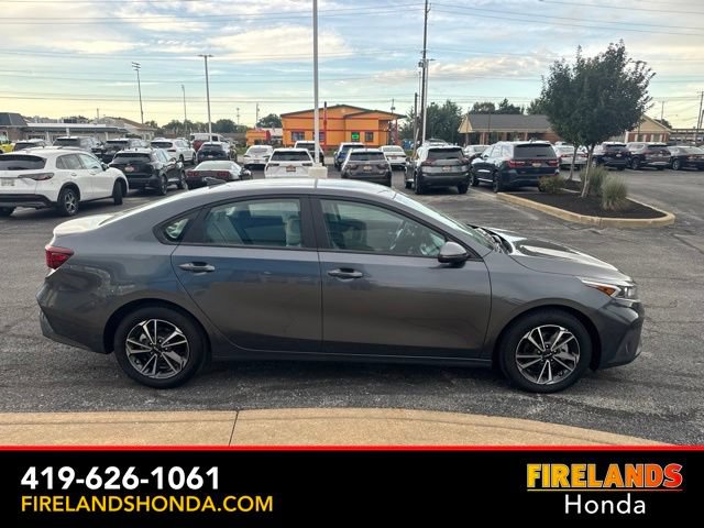 Used 2023 Kia Forte LXS w/ LXS Technology Package FWD image 6